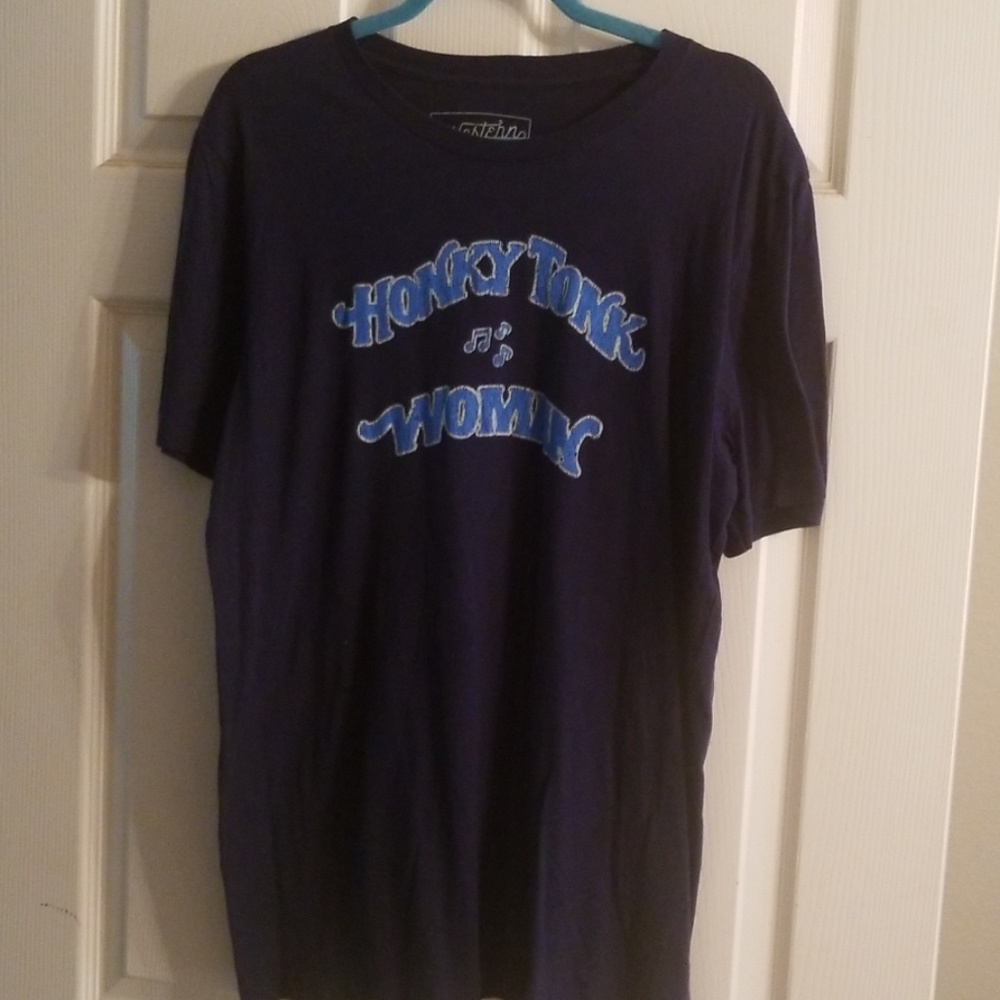Light weight graphic tee